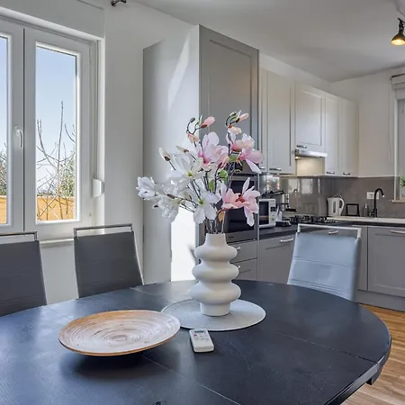 Apartment Queen Jelena - Happy Galizana
