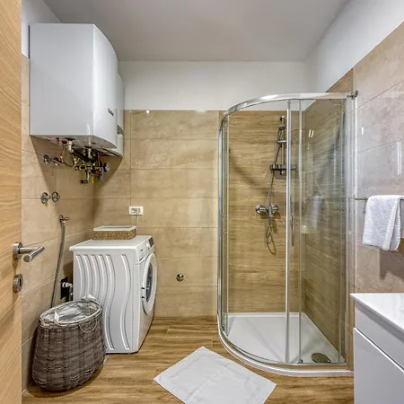 Queen Jelena - Happy Apartamento Galižana